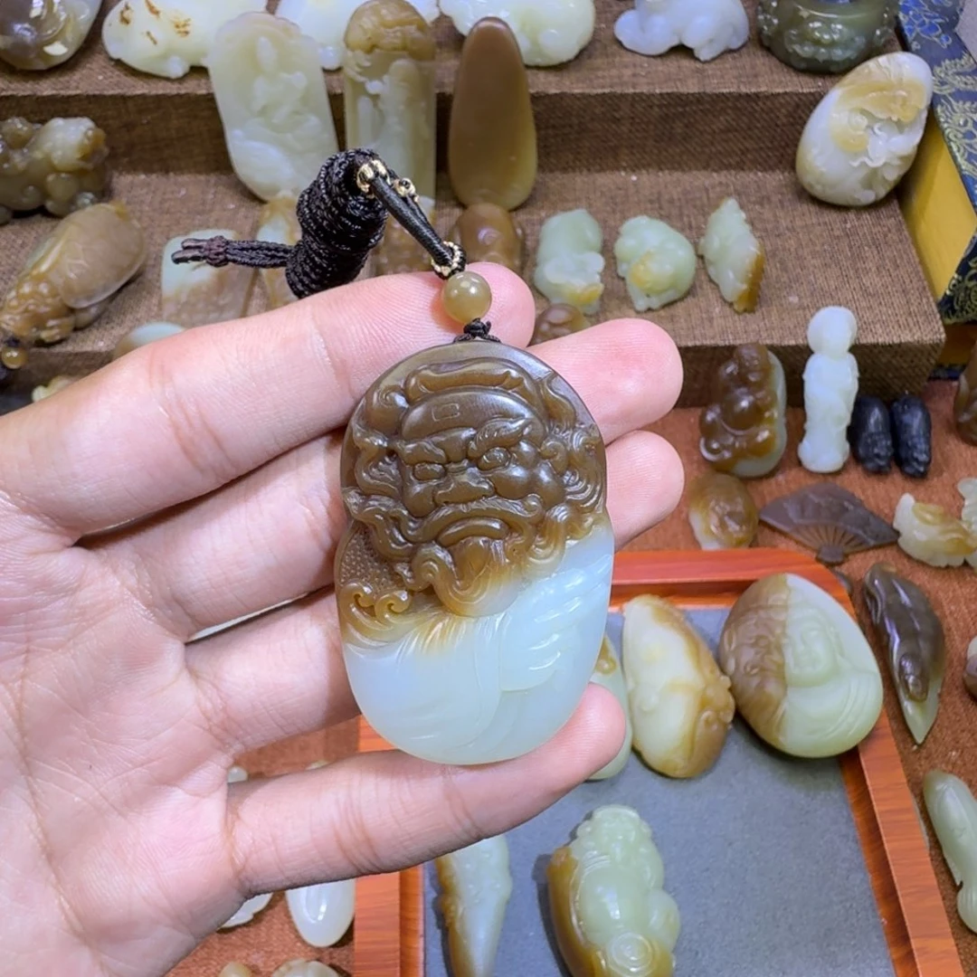 芒***果和田玉未镶嵌颈饰