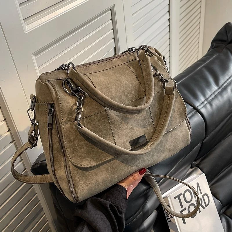 今年流行包包女大容量2025新款秋冬百搭磨砂斜挎包手提通勤托特包