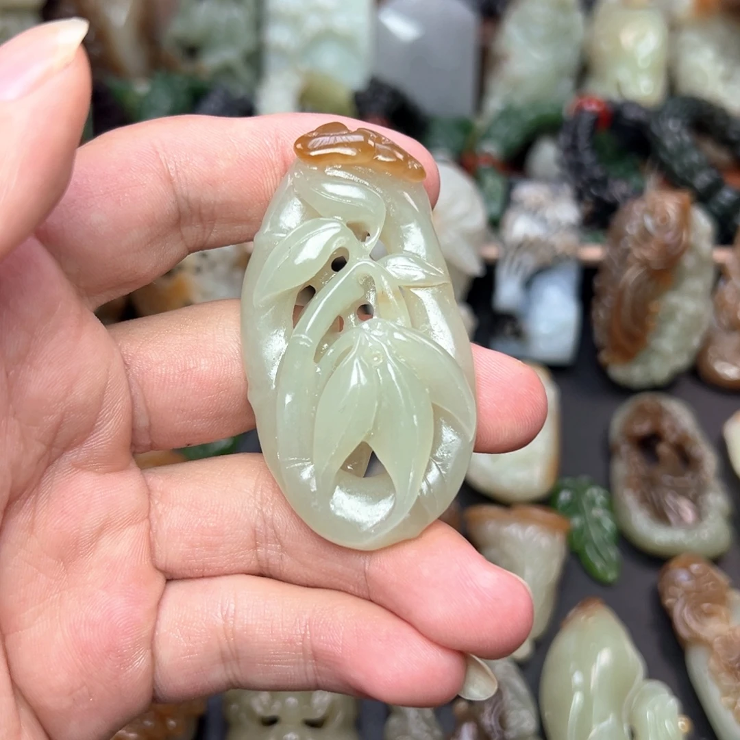 和田玉未镶嵌挂件