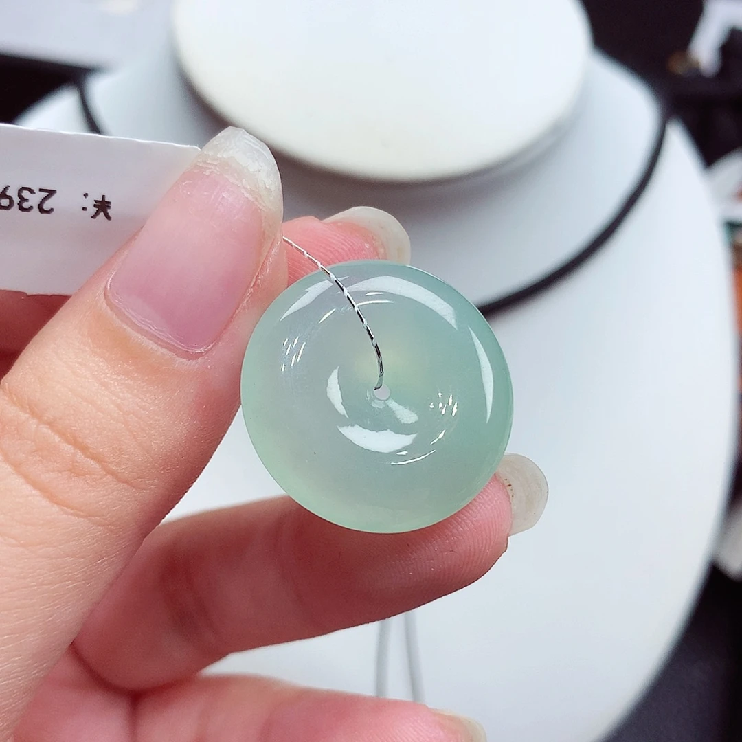 翡翠未镶嵌颈饰翡翠22，23/5.6