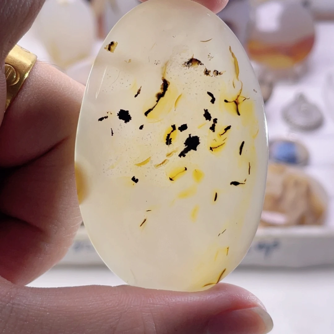 玛瑙/玉髓未镶嵌珠宝奇石