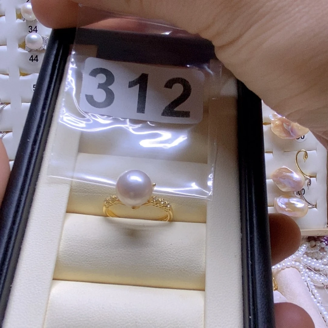 颈饰未镶嵌淡水珍珠