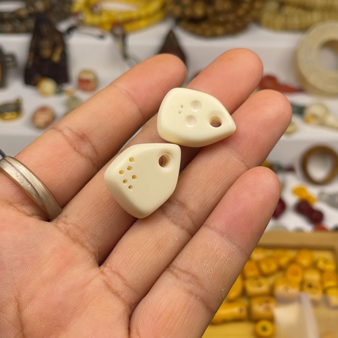 德****琉璃/树脂/塑料类