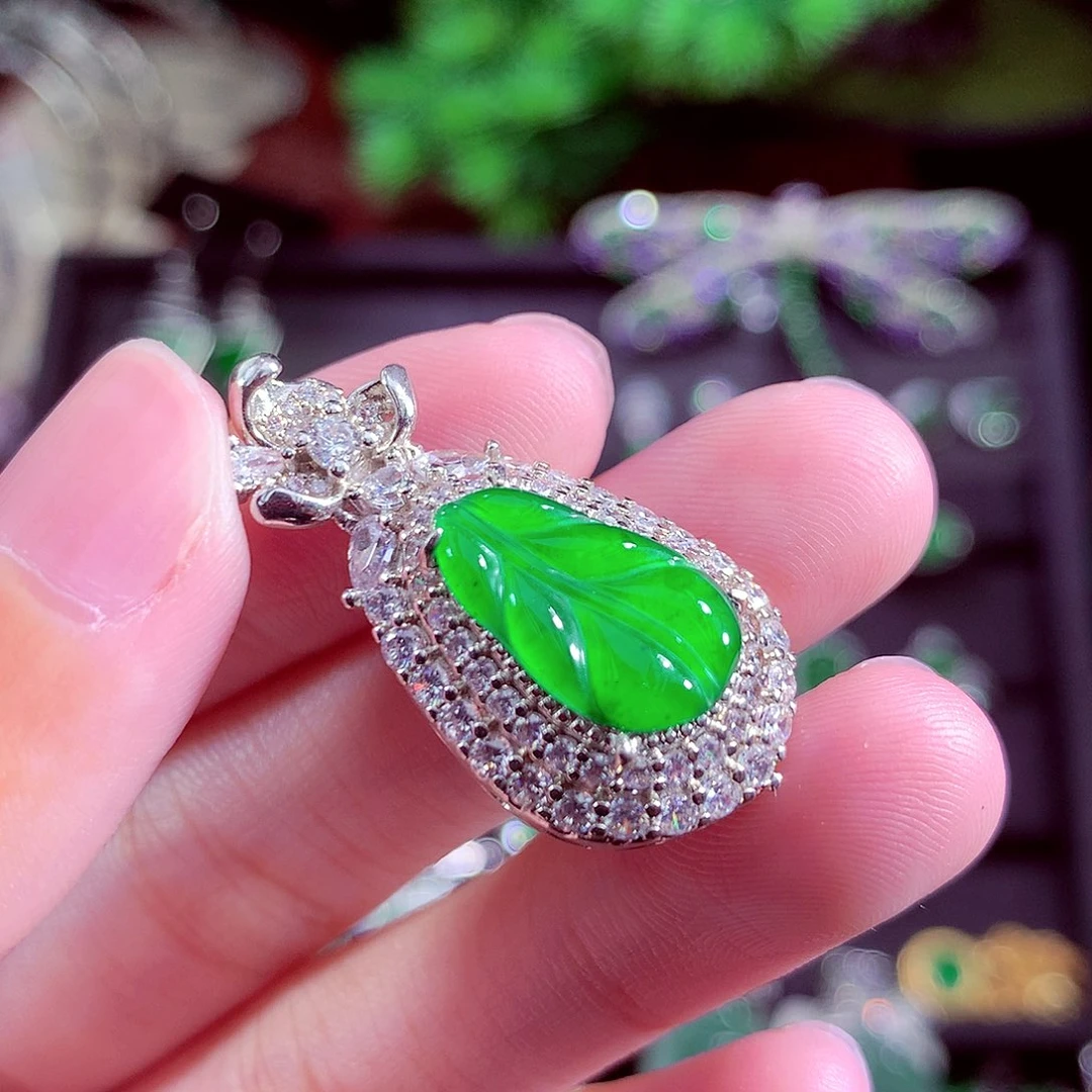 颈饰未镶嵌翡翠天然