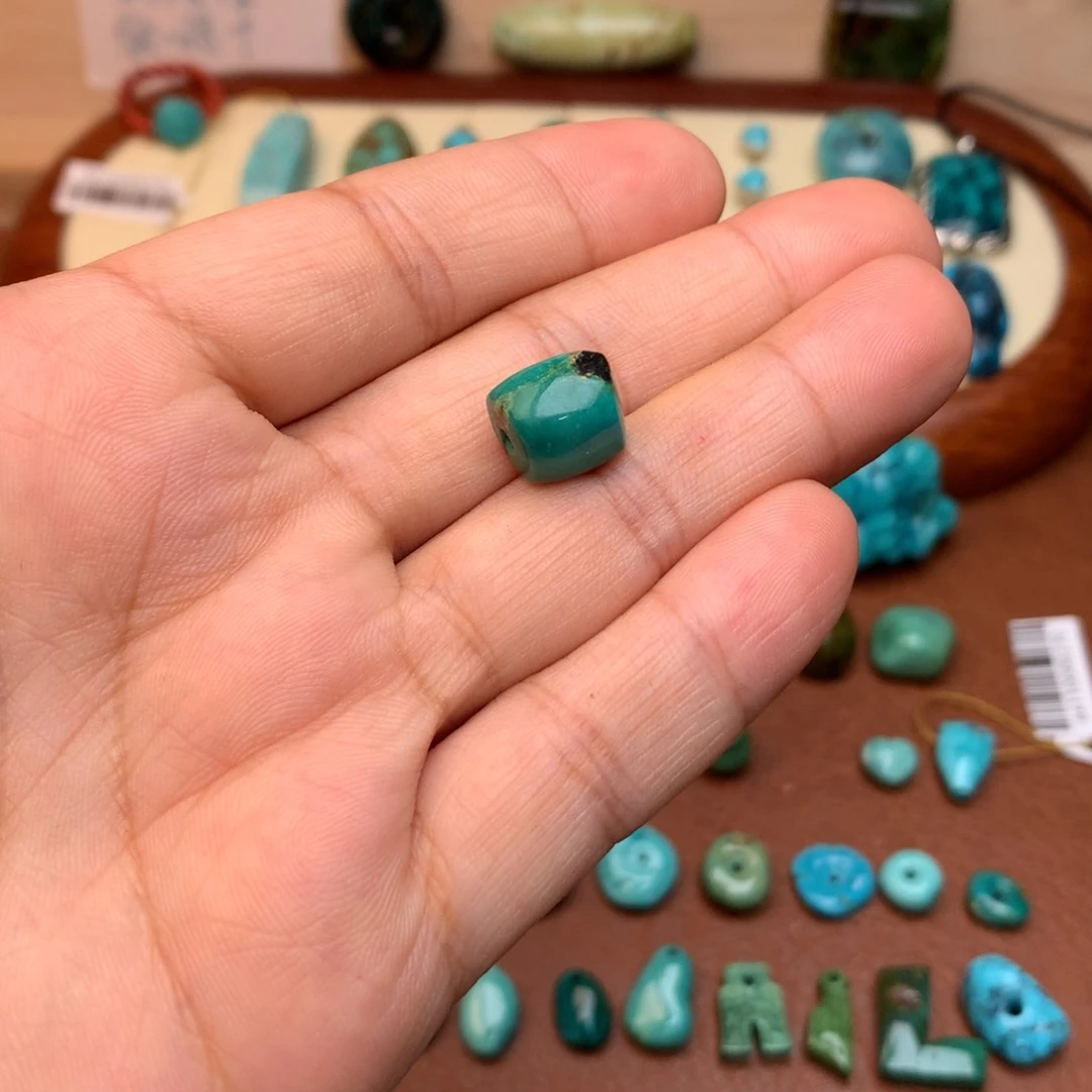 欣***名未镶嵌绿松石珠宝奇石