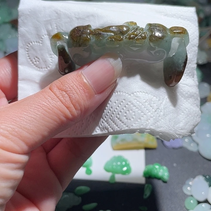 颈饰未镶嵌翡翠天