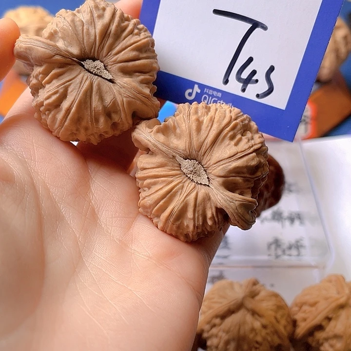 文玩核桃把件华*宝文玩核桃43