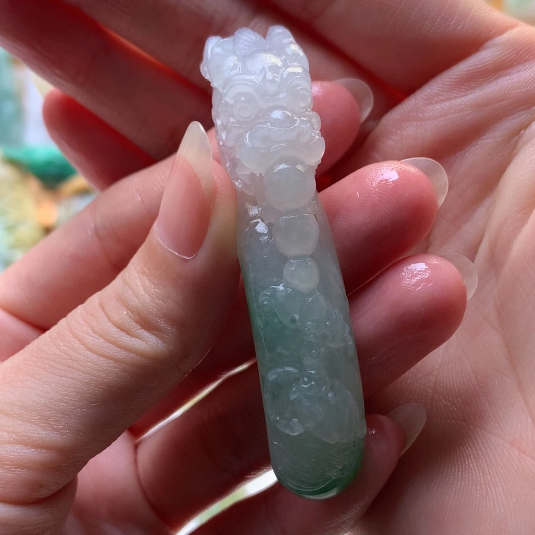 未镶嵌定制翡翠龙勾