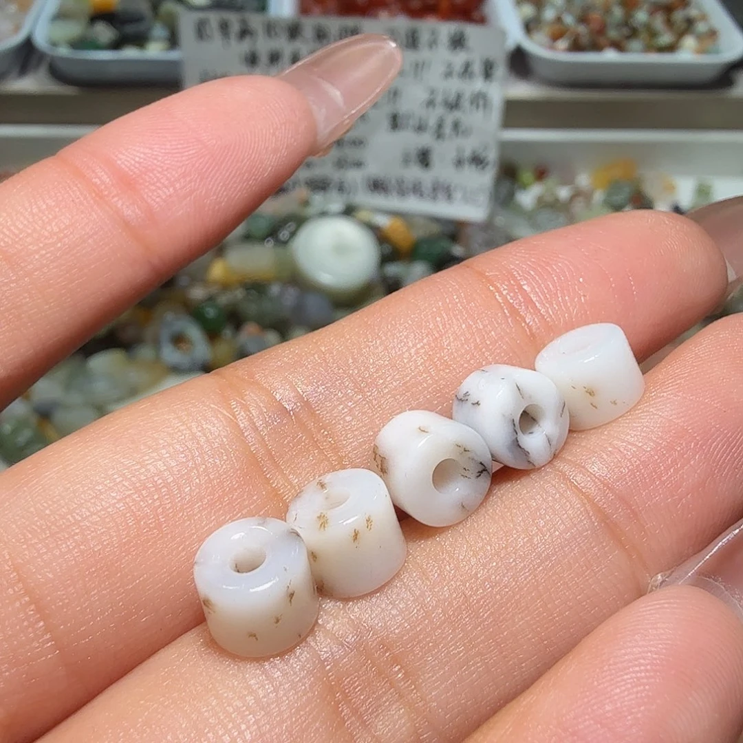 和田玉未镶嵌珠宝奇石