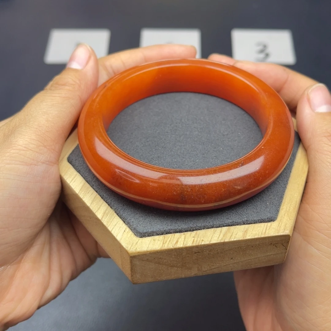 未镶嵌石英质玉（黄龙玉）手镯茄山老油料59口41号