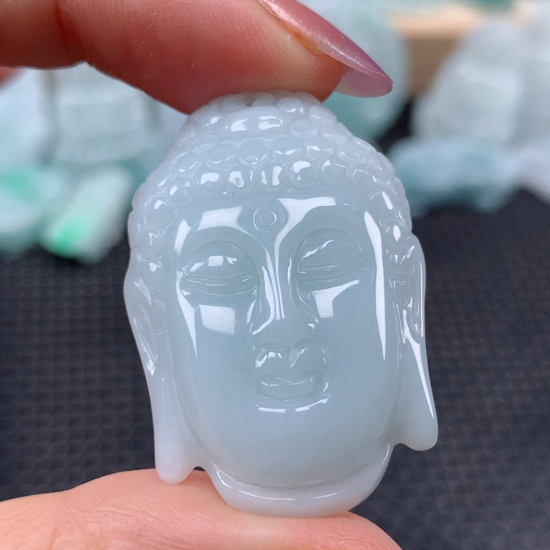 翡翠未镶嵌颈饰佛头