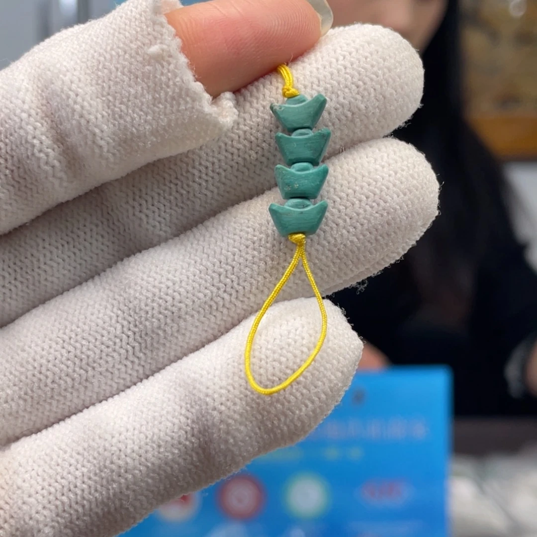 绿松石未镶嵌挂件