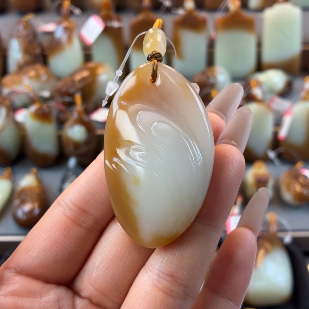 和田玉未镶嵌颈饰