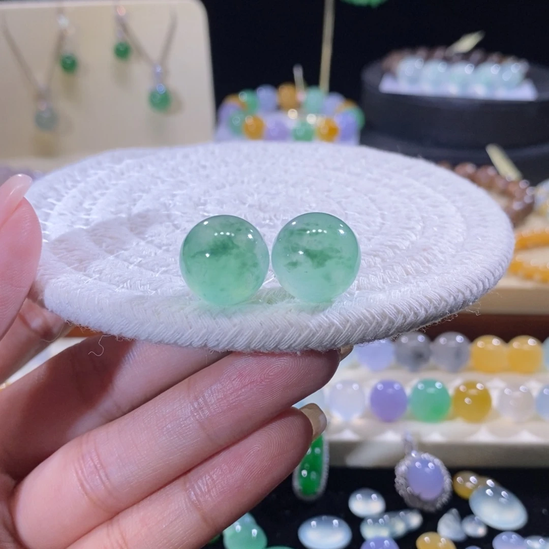 翡翠未镶嵌颈饰冰绿花大珠卡15