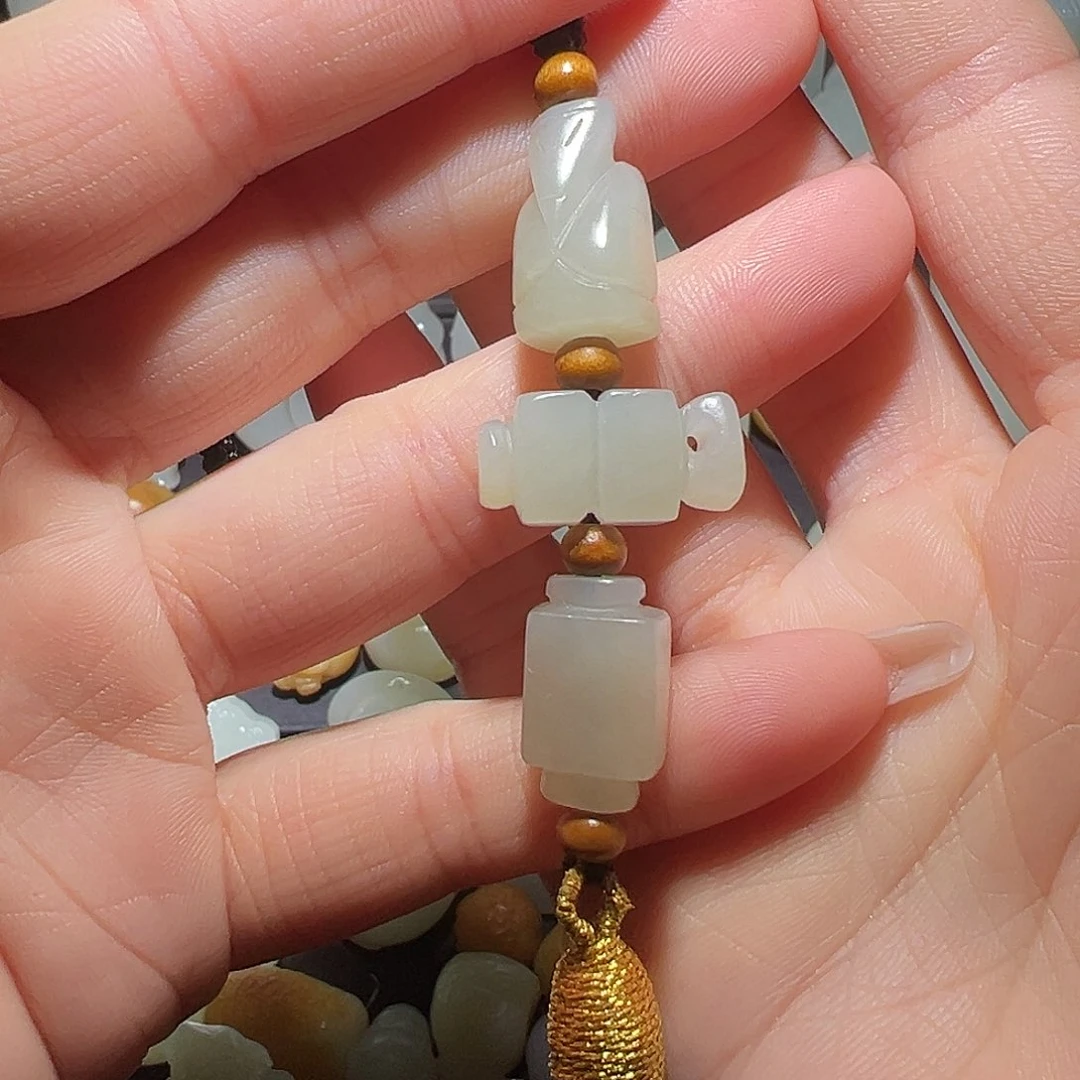 颈饰未镶嵌和田玉