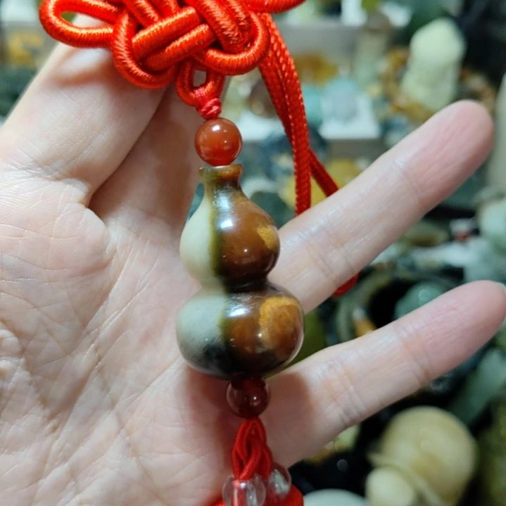 岫玉未镶嵌挂坠款式