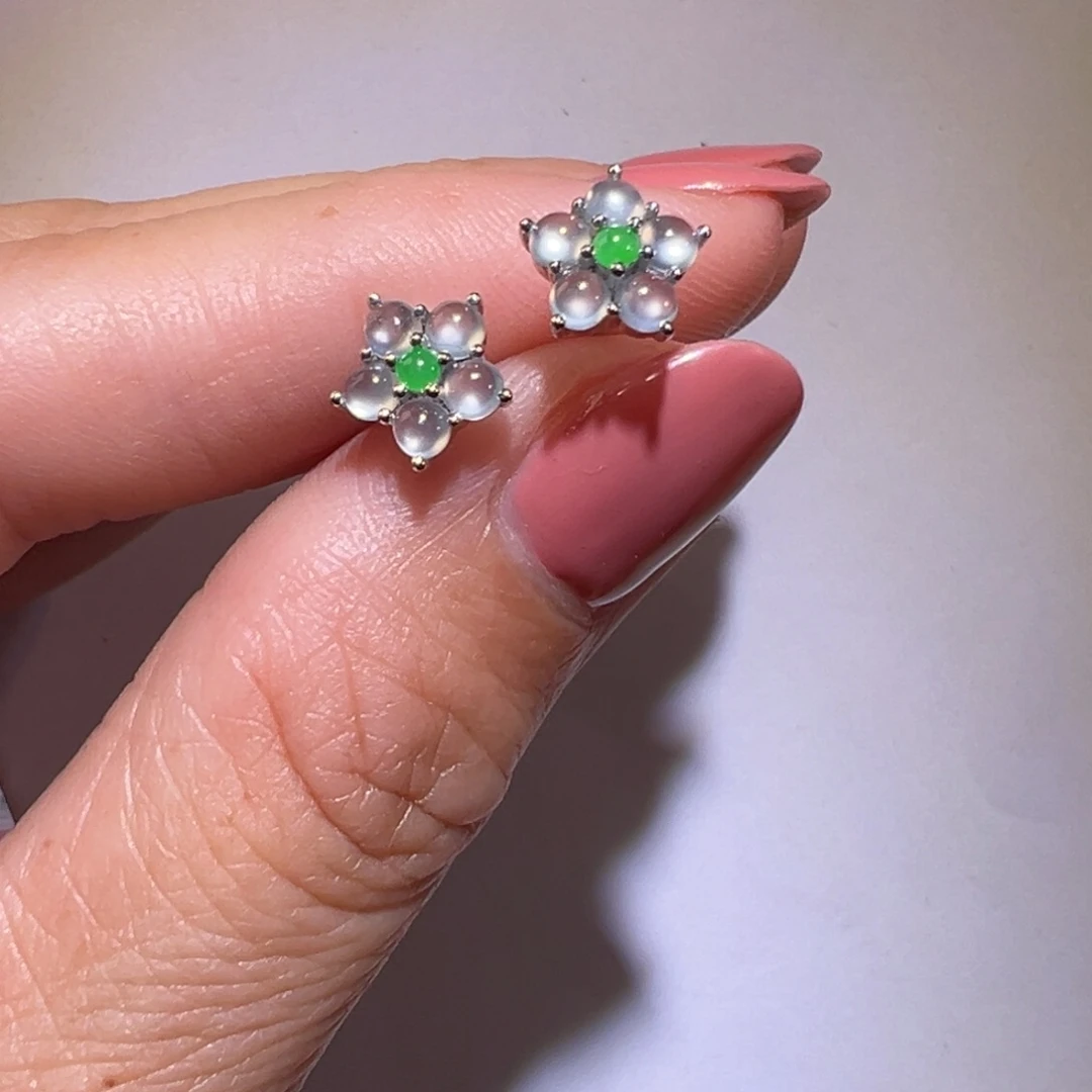 翡翠颈饰18K金镶嵌耳钉