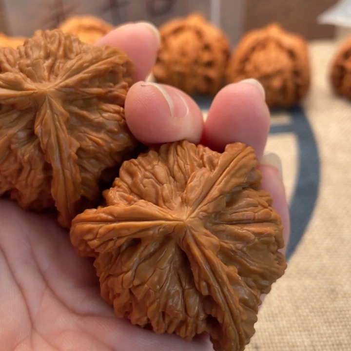 ****。核桃白狮子43核桃