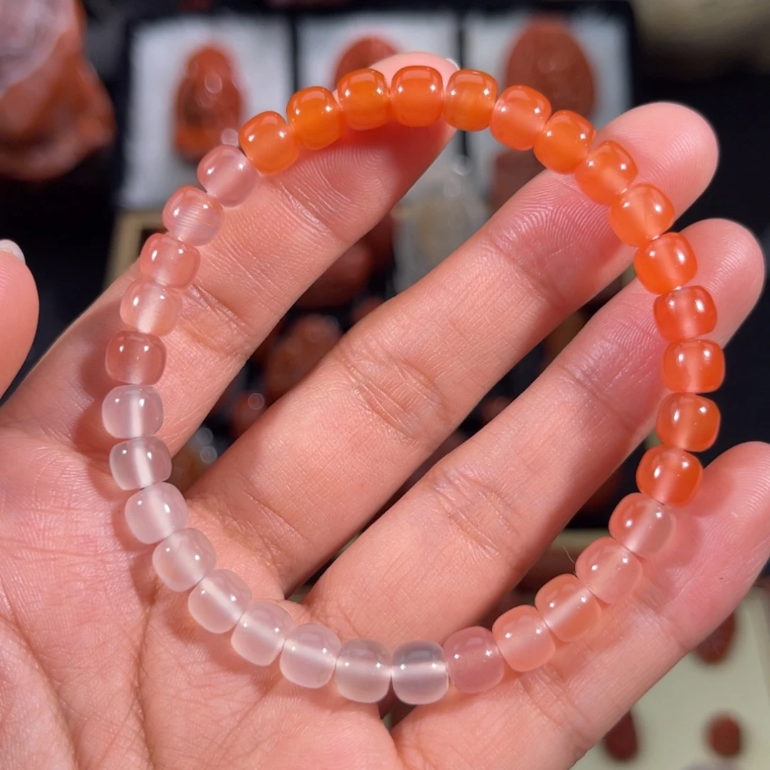 南红玛瑙未镶嵌渐变老形手串7.5左右不退不换