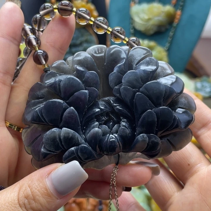 蛇纹石玉未镶嵌颈饰