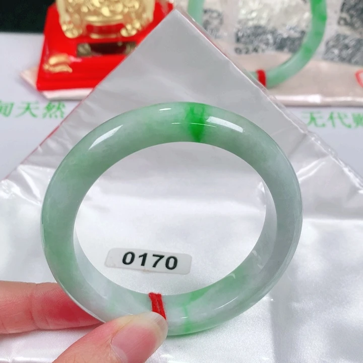 翡翠手镯未镶嵌   编号0170 正圈55+