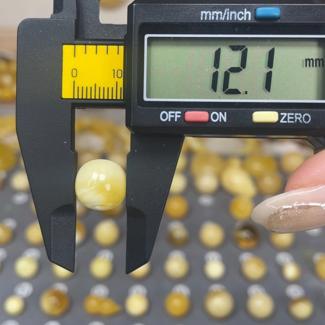 琥珀未镶嵌裸石73