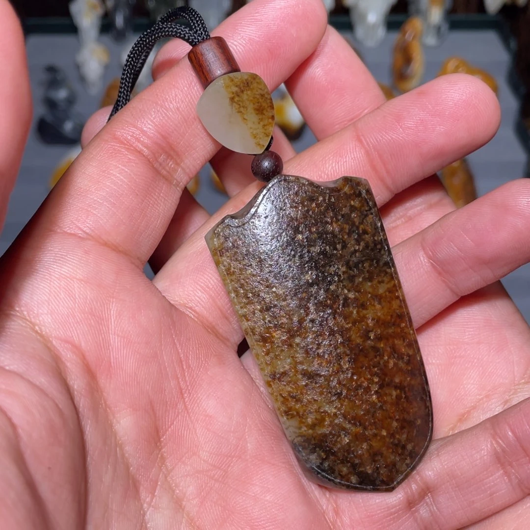 和田玉未镶嵌车挂