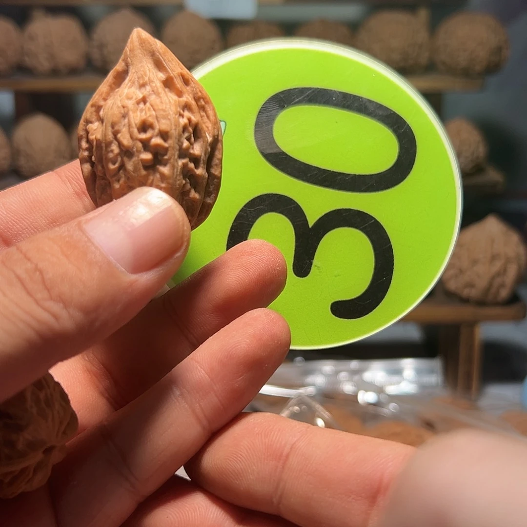 天***丨文玩核桃，绿色30号