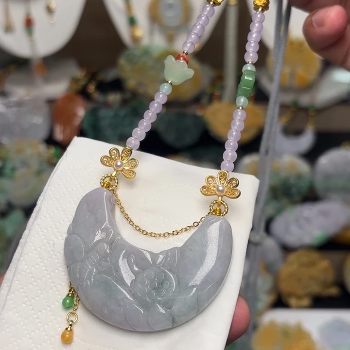 翡翠颈饰未镶嵌吊坠