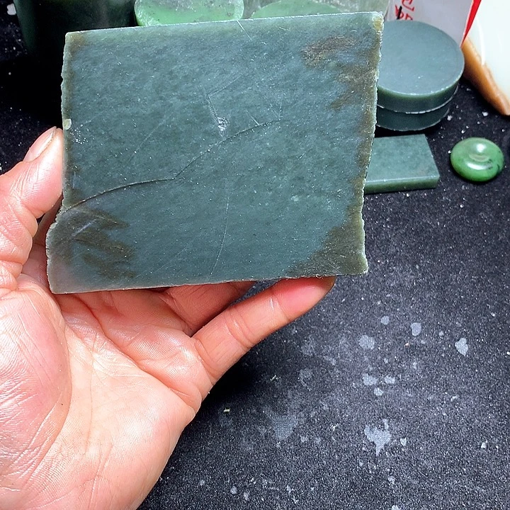 和田玉（糖玉）未镶嵌珠宝奇石