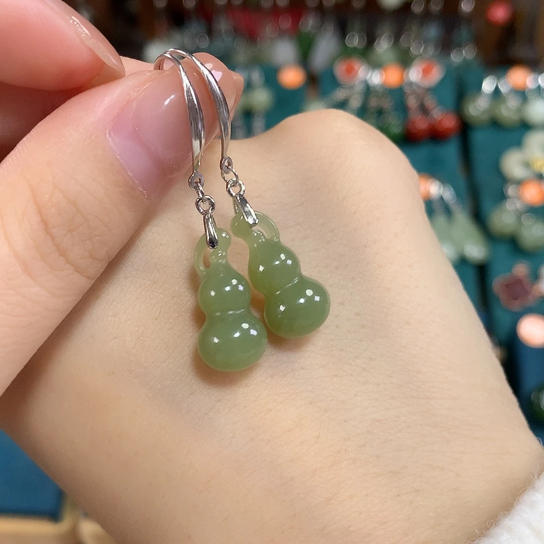 和田玉银S925镶嵌耳饰卡18左右