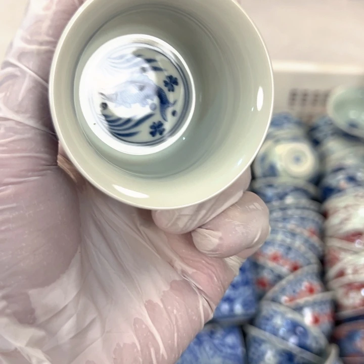 瓷片白青花鱼藻纹马蹄客杯全