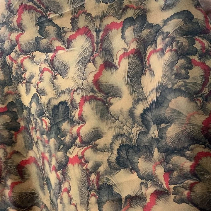 2米红色花 香云缎布料