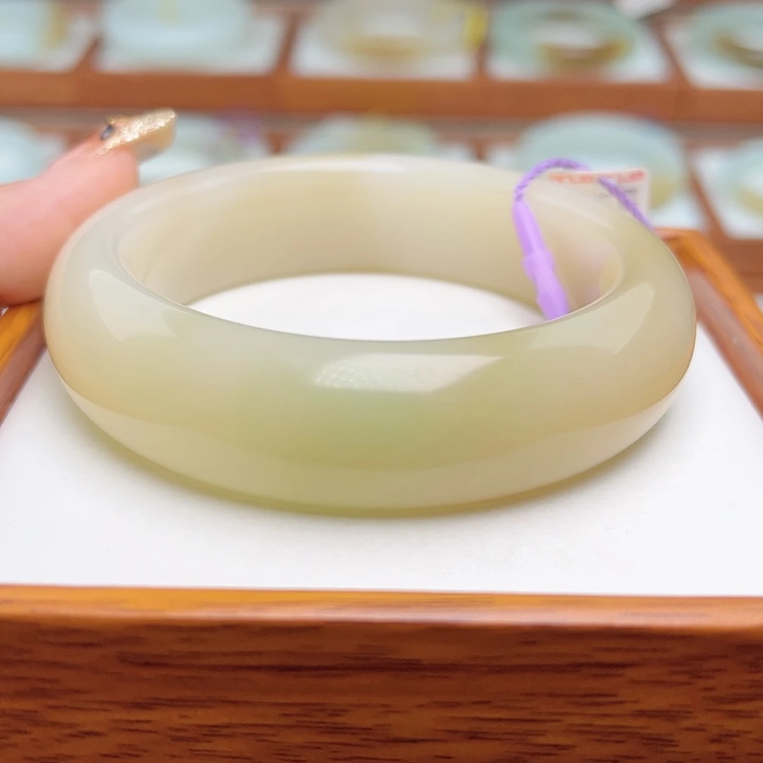 和田玉手镯未镶嵌56.5