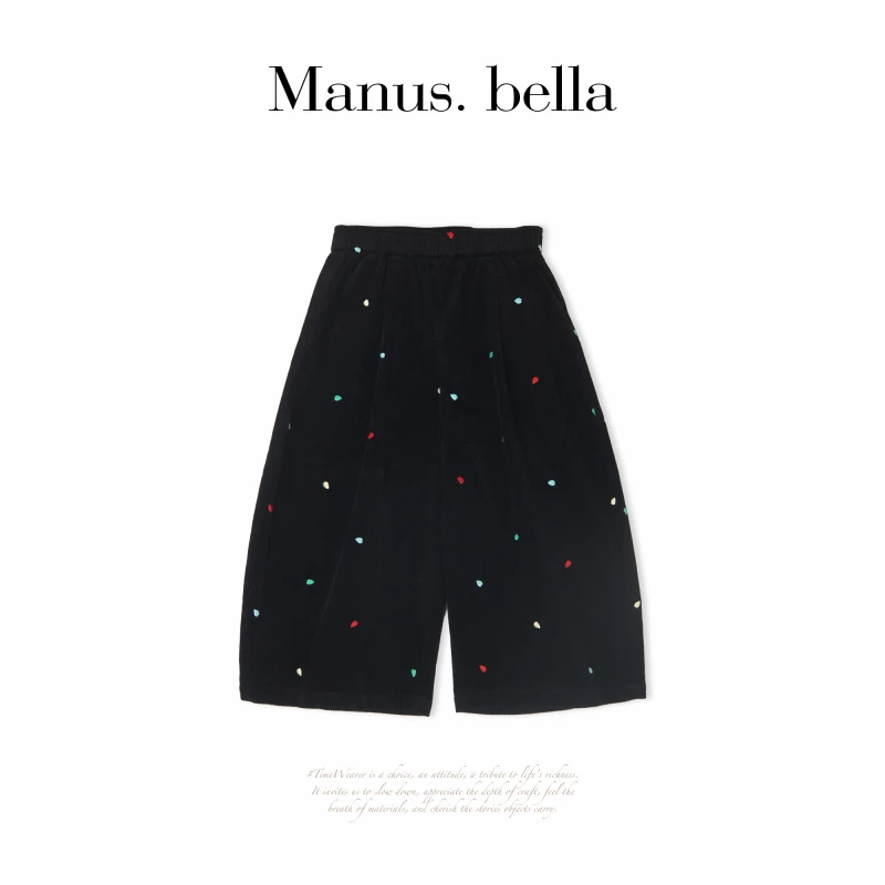 Manus Bella-复古俏皮休闲百搭高腰爱心刺绣九分裤Z0509