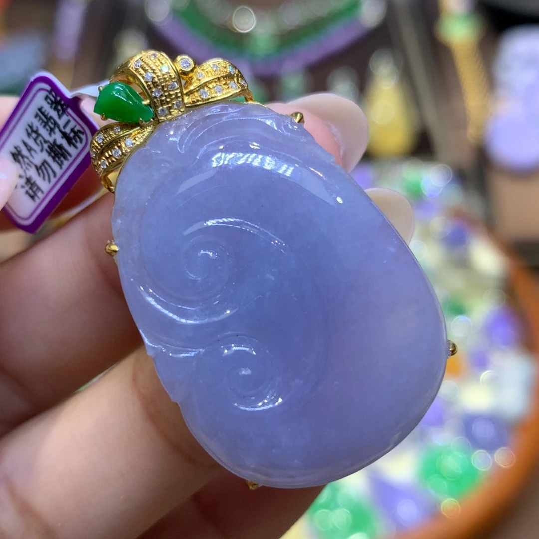 翡翠18K金镶嵌颈饰