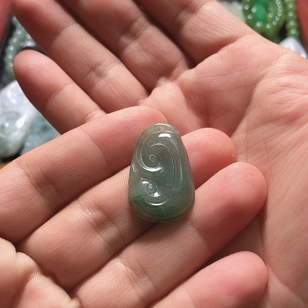 翡翠未镶嵌颈饰翡翠如意赠送