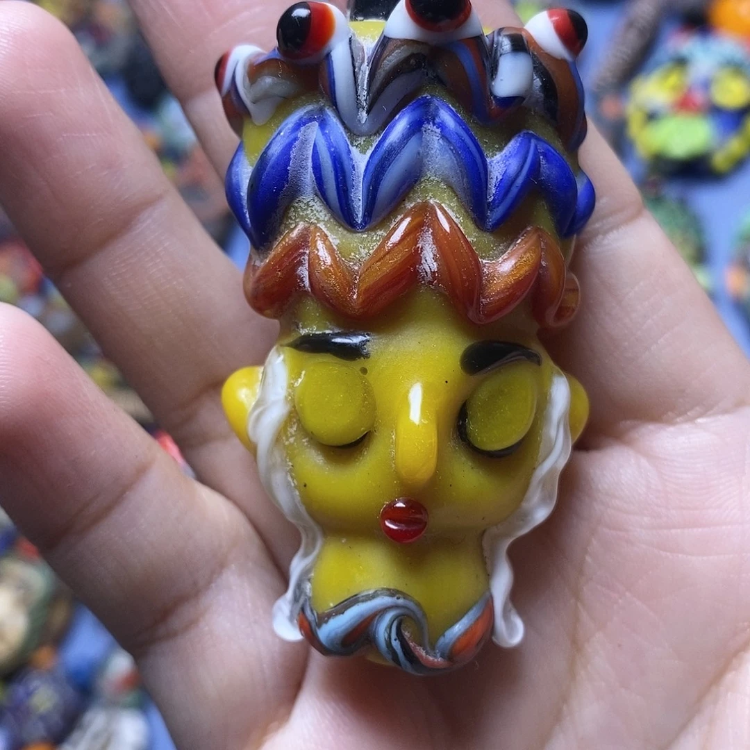 琉璃颈饰唐僧一个