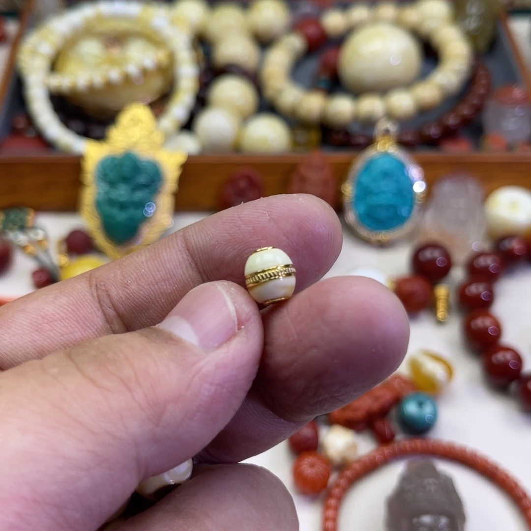 琥珀未镶嵌珠宝奇石73