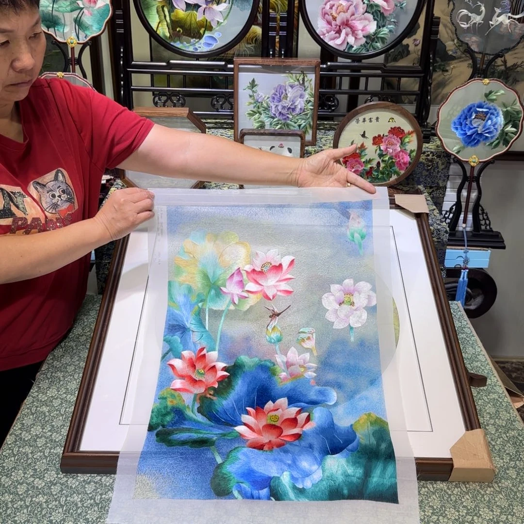 刺绣刺绣工艺精湛独特设计新颖时尚