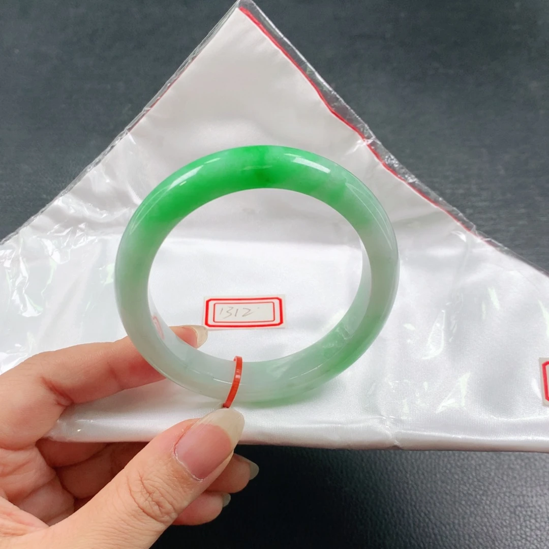 翡翠未镶嵌手镯03