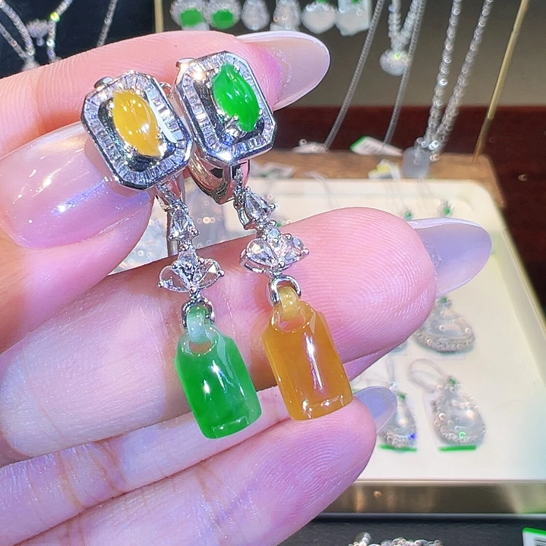 18K金镶嵌翡翠耳饰翡翠