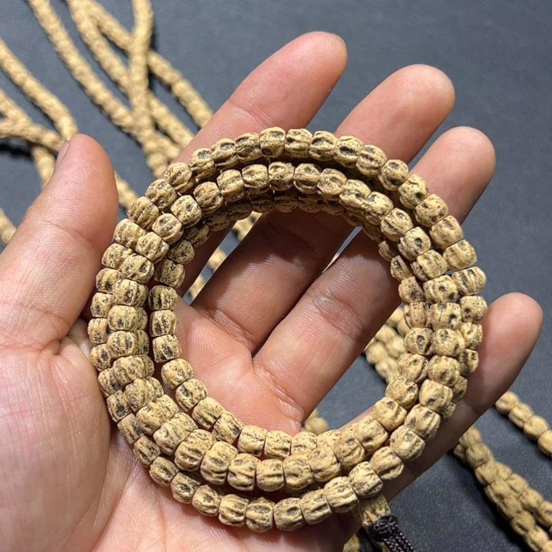 吊坠柏香籽/百香籽鬼泣A17