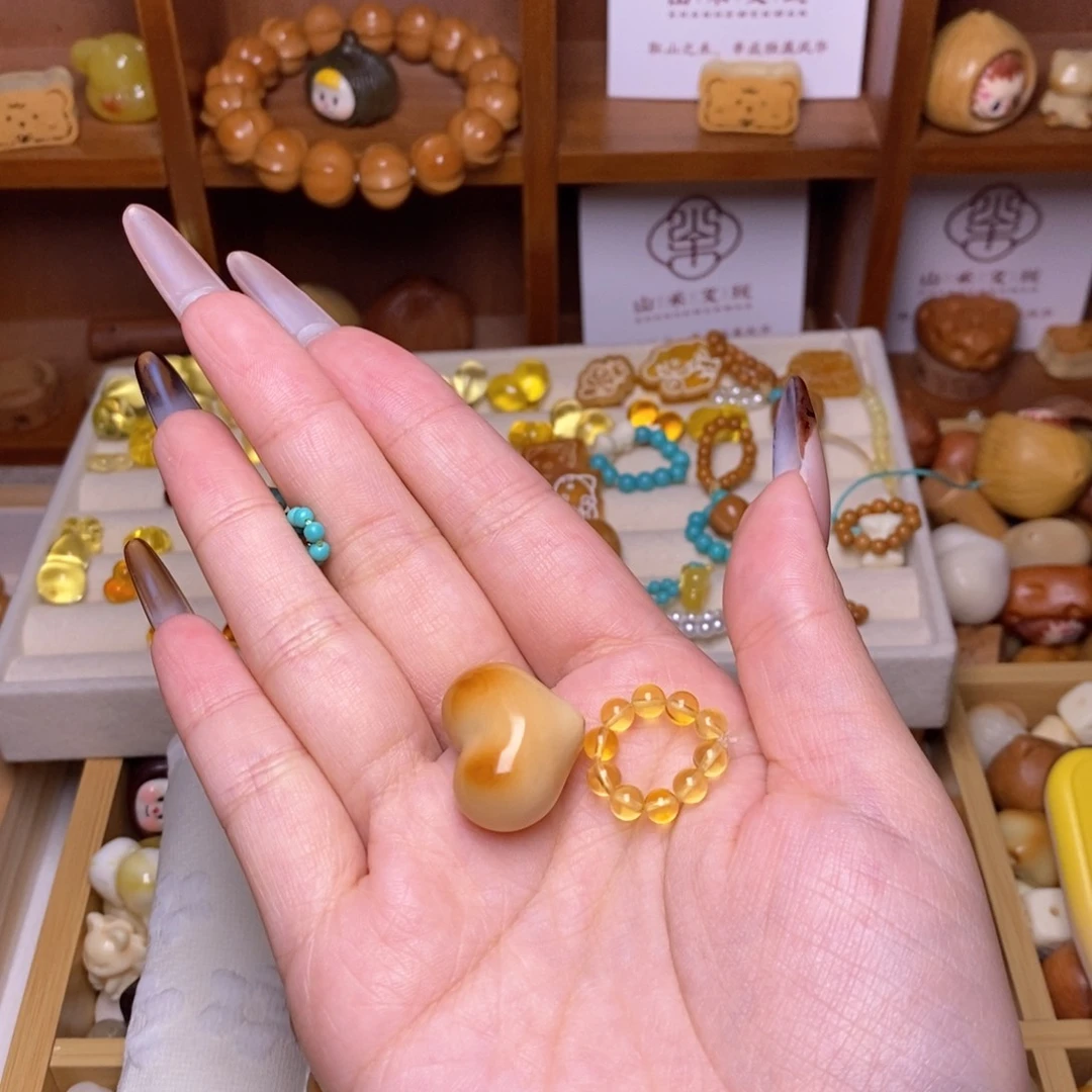 猴头核桃吊坠爱心 小蜜卡 小绿卡