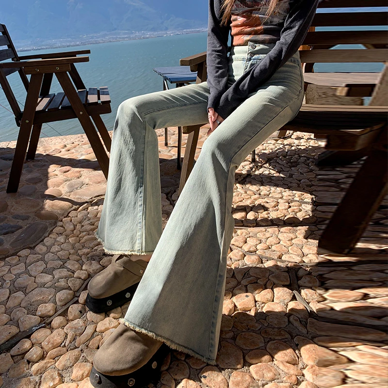 浅色高腰微喇牛仔裤女2025春季新款弹力显瘦性感蜜桃臀喇叭裤子潮