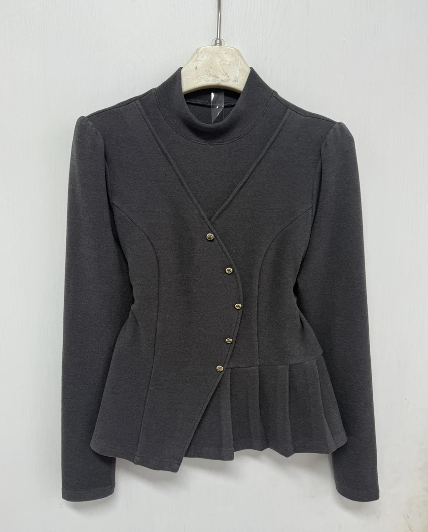 621宽松型长袖圆领T恤短款黑色百搭时尚设计师气质长袖