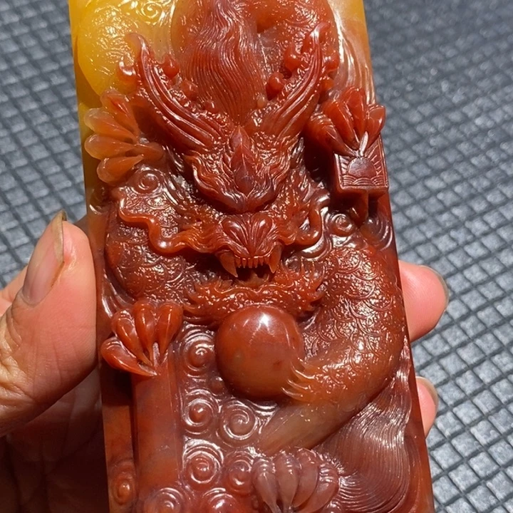 石英质玉（黄龙玉）足铂镶嵌颈饰