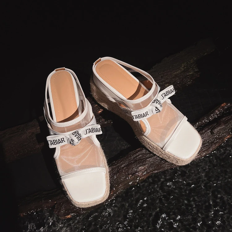 轻奢鞋子夏季新款仙女风厚底凉拖鞋女外穿法式镂空草编一字拖鞋