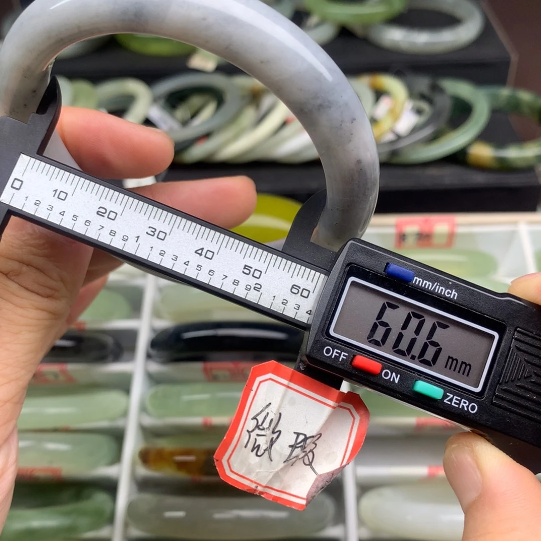 蛇纹石玉未镶嵌手镯866