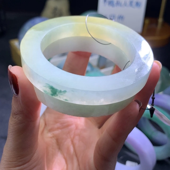 未镶嵌翡翠手镯定制翡翠